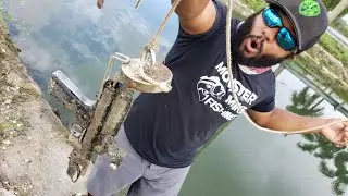 MAGNET FISHING for LOST Treasure.  Weapon Found!