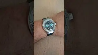 Восток Амфибия 160558 с кожаным ремешком