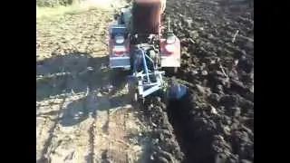 Самодельный Минитрактор 4х4.(работа плуга)