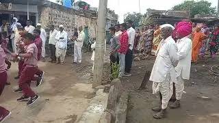पारंपरिक वाद्यावरील लेझीम नृत्य