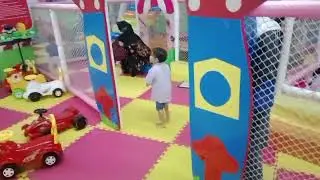 Ismael Menjajaki Permainan Indoor di Mall Cijantung@ibrahimdanismael8173
