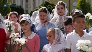 Епископ Сергиево-Посадский и Дмитровский Кирилл совершил Божественную литургию и молебен