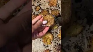 the best crispy potatoes!! so easy and delicious ✨ #healthyrecipes #healthyeating #recipeideas