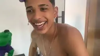 Emilly não faz isso ele vai ficar bravo…