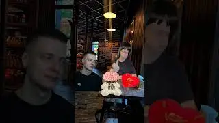 с девушкой vs с другом