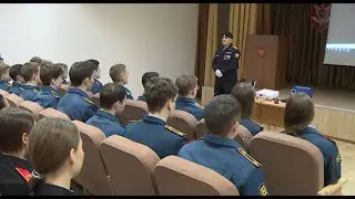 Сургутские старшеклассники сходили на экскурсию в ОМОН