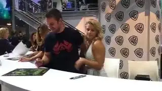 OMG STEPHEN AMELL AND EMILY BETT RICKARDS HOW CUTE OLICITY / ARROW / SDCC 2017