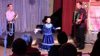 "Я сидела на диване..." (Частушки) и "Калинка-малинка моя..."