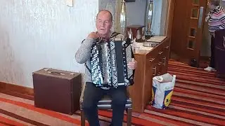 BILLY KELLY IRISH ROVER