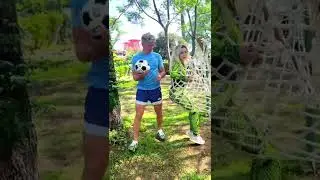 АЛЕКС ПОМОГ ЗМЕЙКЕ,ОНА ЗАСТРЯЛА🤾🏼‍♂️🤾🏼‍♂️😜ГДЕ ЭТО❓😳