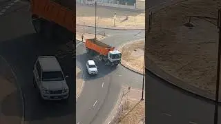 going right or left? 🚚  