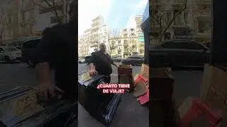 Gracias por parar de trabajar y dejarme sacarle una fotito. Que lindo perro!!