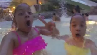 WIJ GAAN ZWEMMEN ! VLOG #1
