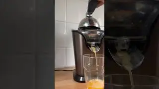 Homecrafted drinks for brunch ! 🍊🍌