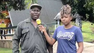 wadau wa utalii wakitoa maoni  juu ya utaratibu wa waongoza wageni kupata mafunzo maalumu