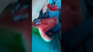 Режу арбузик.