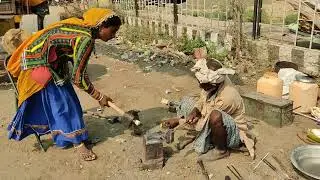 Poor people life in India - knife making video