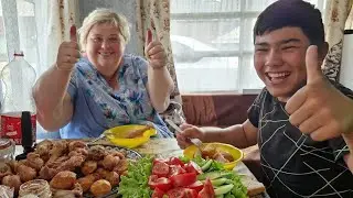 Ездили к психологу. Купили фрукты на базе. Картошка с курочкой в казане.