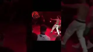Uzi'nin konserinde güvenlik izleyiciyi dövüyor #uzi
