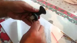 Brinquedo artesanal a corda.