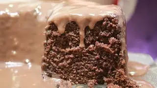 The simplest and fluffiest chocolate cake I've ever seen!