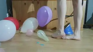 Pumping and Crush Ballons with my sweaty Barefeet crush fetish ASMR 