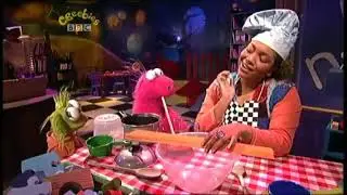 The Story Makers: Series 4: Helping