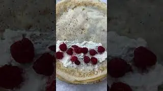 Блинчики с творогом и малиной