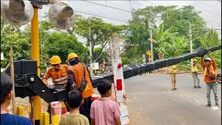 MANTAP! Proses Pemasangan Palang Pintu KA Terbaru WANTECH di perlintasan KA Bintaro Permai Jakarta
