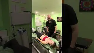 Мануальная терапия поясничного отдела - прием скрутка  