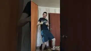 Очередной хитовый танец в тик токе