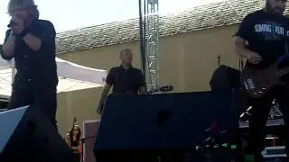 Guitarist does back flip on stage! Fades Away 