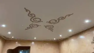 Пример работы в гостиной - натяжные потолки «Зеркальное Небо»