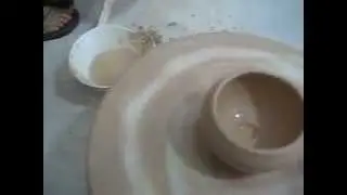 Thợ gốm Bát Tràng - Bảo Hiên