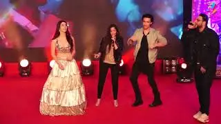 Asees Kaur, Badshah Live Perfomance at 