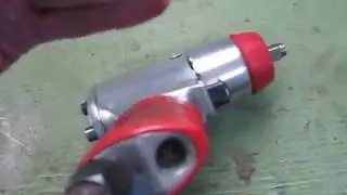 Swivel impact sockets