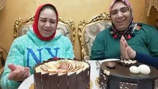 تحدي اكل تورته ٢حجم كبير الشوكولاته ضد الكريمه
