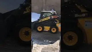видео мини-погрузчик фронтальный с бортовым поворотом полноприводный New Holland L225 дизельный ПСМ