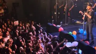 Olly Murs fails to quiet the crowd ;) @ Melkweg Amsterdam