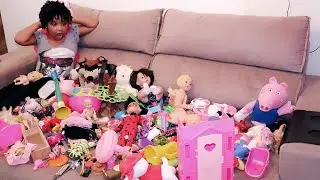 DEIXEI TODOS MEUS BRINQUEDOS NA SALA - Marcela Gutierrez