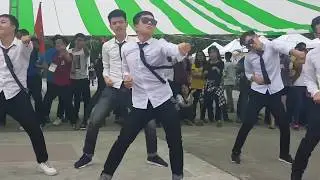 Tiết mục nhảy flashmob cực chất của sinh viên bách khoa