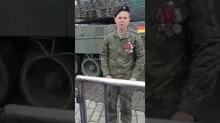 - За что дали Героя?- Я бумажки на компьютере печатал, потом в столовой работал... 