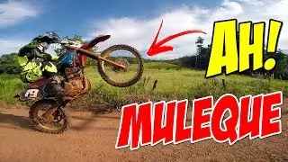 MOLEQUE ATENTADO DA GRAU DE MOTO DE TRILHA CRF 230