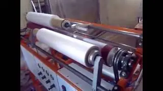 Разрезание пленки ПНД на две части. Станок для резки ПНД пленки.