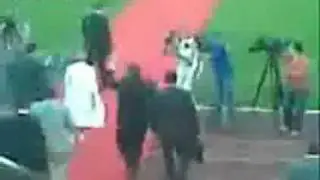 Юлия Тимошенко упала на стадионе в Луганске