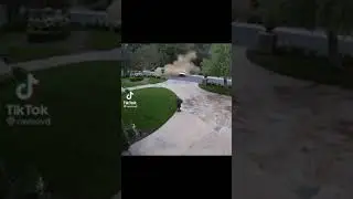Мама приехала.