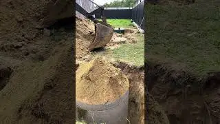 Закрываем отводящий колодец
