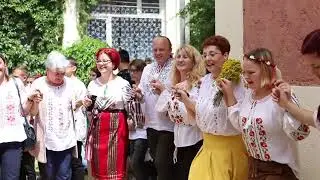 Din respect pentru tradiție, PAȘCANI ÎMBRACĂ-TE ÎN IE