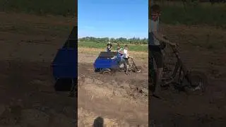 мотороллер муравей по грязи