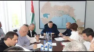 Глава Администрации Сухума провел совещание, посвященное подготовке к летнему курортному сезону